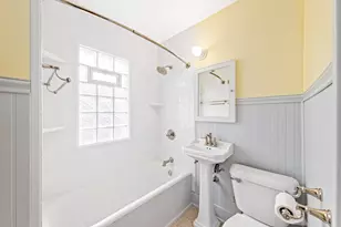 6820 W Hayes Ave, West Allis, WI 53219 - Photo 15