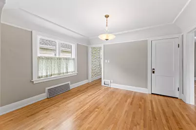 6820 W Hayes Ave, West Allis, WI 53219 - Photo 9