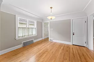 6820 W Hayes Ave, West Allis, WI 53219 - Photo 9