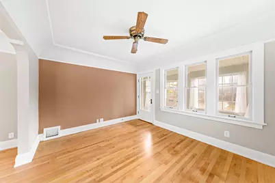 6820 W Hayes Ave, West Allis, WI 53219 - Photo 25