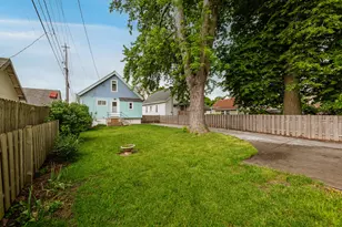 6820 W Hayes Ave, West Allis, WI 53219 - Photo 35