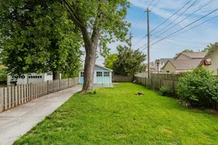 6820 W Hayes Ave, West Allis, WI 53219 - Photo 33