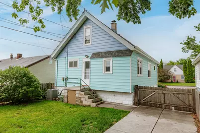6820 W Hayes Ave, West Allis, WI 53219 - Photo 21
