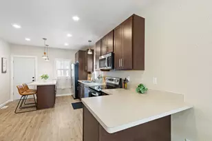2172 S 76th St, West Allis, WI 53219 - Photo 3