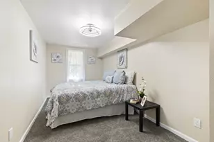 2172 S 76th St, West Allis, WI 53219 - Photo 21