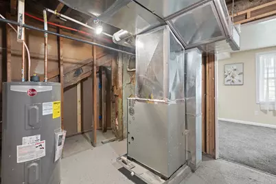 2172 S 76th St, West Allis, WI 53219 - Photo 17