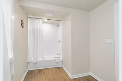 2172 S 76th St, West Allis, WI 53219 - Photo 23