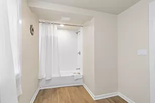 2172 S 76th St, West Allis, WI 53219 - Photo 23