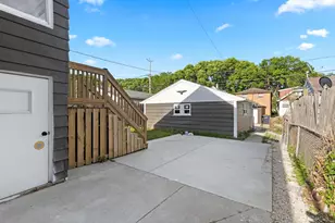 2172 S 76th St, West Allis, WI 53219 - Photo 25