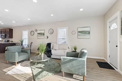 2172 S 76th St, West Allis, WI 53219 - Photo 11