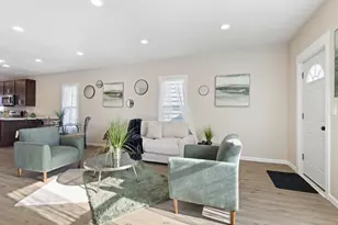 2172 S 76th St, West Allis, WI 53219 - Photo 11