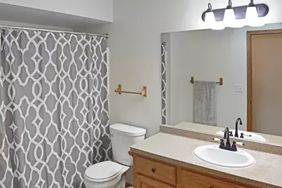 1524 E Monroe Ave, Hartford, WI 53027 - Photo 15