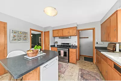 2752 N 69th St, Milwaukee, WI 53210 - Photo 13