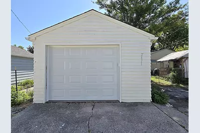 2471 S 74th St, West Allis, WI 53219 - Photo 41