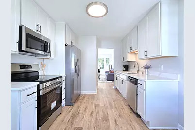2471 S 74th St, West Allis, WI 53219 - Photo 7