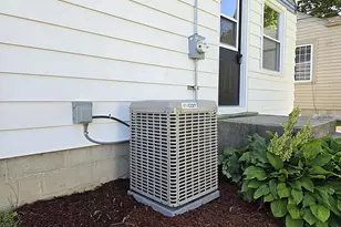 2471 S 74th St, West Allis, WI 53219 - Photo 33