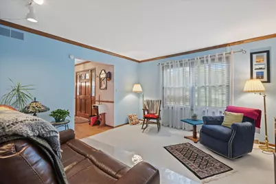 3145 S Manor Ct, New Berlin, WI 53151 - Photo 7