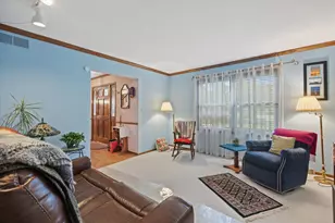 3145 S Manor Ct, New Berlin, WI 53151 - Photo 7