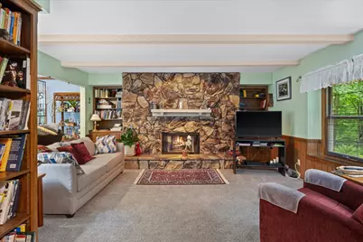 3145 S Manor Ct, New Berlin, WI 53151 - Photo 3