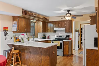 3145 S Manor Ct, New Berlin, WI 53151 - Photo 19