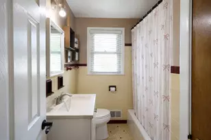 3228 S 51st St, Milwaukee, WI 53219 - Photo 13