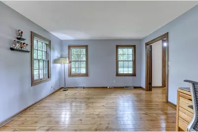 1895  Village Green Ct, Elm Grove, WI 53122 - Photo 9
