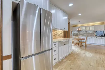 1895  Village Green Ct, Elm Grove, WI 53122 - Photo 19