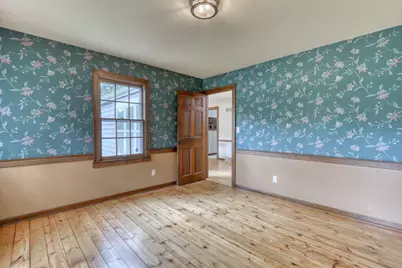 1895  Village Green Ct, Elm Grove, WI 53122 - Photo 11