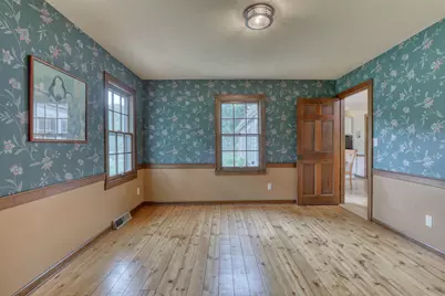 1895  Village Green Ct, Elm Grove, WI 53122 - Photo 11