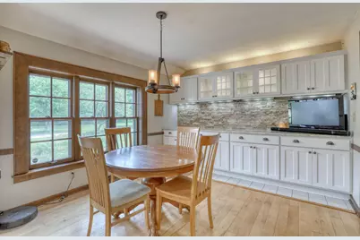 1895  Village Green Ct, Elm Grove, WI 53122 - Photo 15