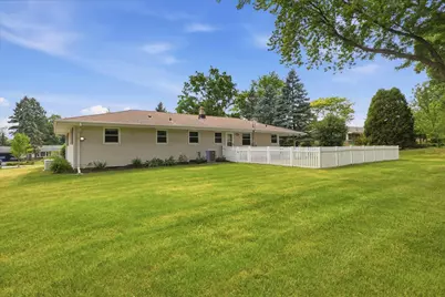 870  Dona Vista Dr, Brookfield, WI 53186 - Photo 23