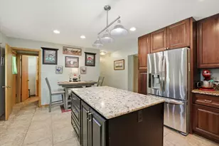 870 Dona Vista Dr, Brookfield, WI 53186 - Photo 7