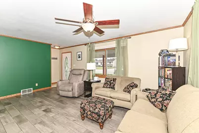 1332  Lakeview Ave, South Milwaukee, WI 53172 - Photo 5