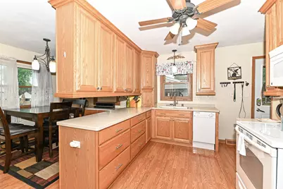 1332  Lakeview Ave, South Milwaukee, WI 53172 - Photo 7