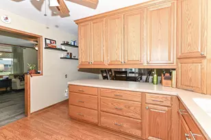 1332 Lakeview Ave, South Milwaukee, WI 53172 - Photo 9