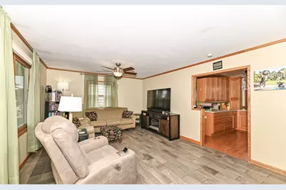 1332  Lakeview Ave, South Milwaukee, WI 53172 - Photo 3