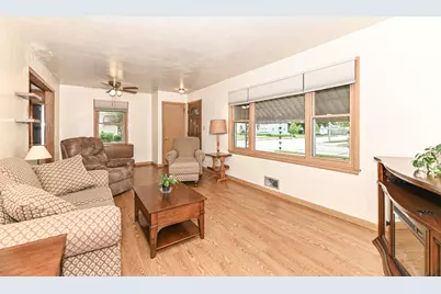 2223  Hayes Ave, Racine, WI 53405 - Photo 7