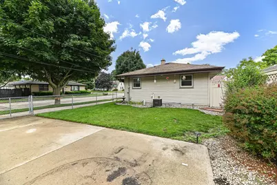 2223  Hayes Ave, Racine, WI 53405 - Photo 31