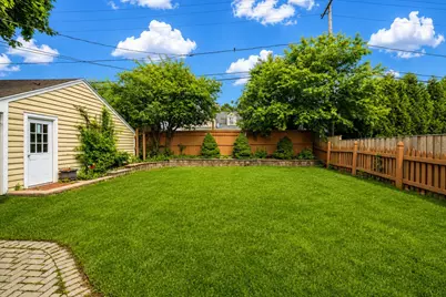 6336 N Berkeley Blvd, Whitefish Bay, WI 53217 - Photo 33