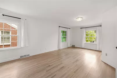 6336 N Berkeley Blvd, Whitefish Bay, WI 53217 - Photo 19