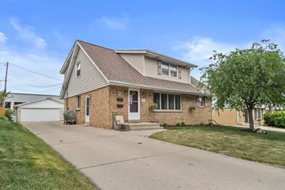 5031 S 26th St #5033, Milwaukee, WI 53221 - Photo 1