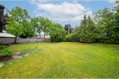 10063 W Grantosa Dr, Milwaukee, WI 53222 - Photo 27