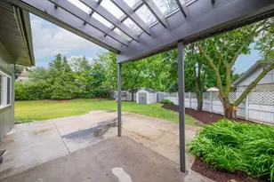 10063 W Grantosa Dr, Milwaukee, WI 53222 - Photo 25