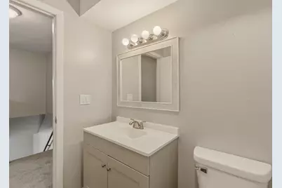 10501 W Silver Spring Dr, Milwaukee, WI 53225 - Photo 21