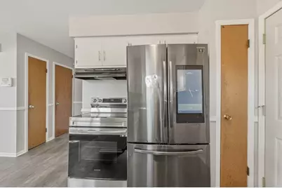 10501 W Silver Spring Dr, Milwaukee, WI 53225 - Photo 5