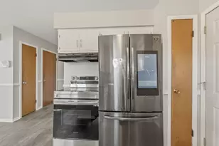 10501 W Silver Spring Dr, Milwaukee, WI 53225 - Photo 5