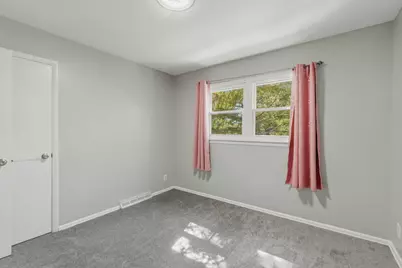 10501 W Silver Spring Dr, Milwaukee, WI 53225 - Photo 15