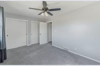 10501 W Silver Spring Dr, Milwaukee, WI 53225 - Photo 19