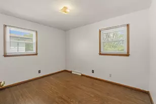 10501 W Silver Spring Dr, Milwaukee, WI 53225 - Photo 31