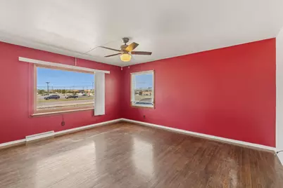10501 W Silver Spring Dr, Milwaukee, WI 53225 - Photo 27